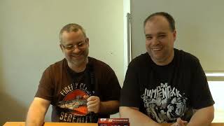 Kniffel 8 (Schmidt Spiele) / Holzminden 2026 / Essen 2026
https://www.amazon.de/b/ref=as_li_qf_br_sr_il_tl?ie=UTF8&node=12950651&tag=cliquenaben05-21&camp=1638&creative=6742&linkCode=as2&linkId=034813266f9bcbd9a0eda9aaec14a91d
▬▬▬▬▬▬▬▬▬▬▬▬▬▬▬▬▬▬▬▬▬▬▬▬▬
Wir waren vom 26.06.2026 bis zum 03.07.2026 wieder einmal in Holzminden zu unserem Cliquenabend Gathering mit einigen Redakteur*innen und Autor*innen, um dort einige Prototypen zu testen, aber auch ein paar kommende Neuheiten zu spielen und zu filmen.
Kniffel 8 bringt neue, spannende Elemente zum beliebten Würfelklassiker. Die vertrauten Grundregeln bleiben unverändert, so dass die Spielenden sofort loskniffeln können. Acht Würfel sorgen für noch mehr Kniffel Spielspaß: Mit den 8ern kann um neue Kombinationen und noch höhere Punktzahlen gekniffelt werden.
▬▬▬▬▬▬▬▬ Über diesen Kanal ▬▬▬▬▬▬▬▬
Auf cliquenabend.de Informieren wir euch über alles zum Thema Gesellschaftsspiele. Dabei schauen wir uns Brettspiele, Kartenspiele, Würfelspiele, Kinderspiele, Strategiespiele und mehr an. Wir sind einfach Allround-Spieler und lieben Gesellschaftsspiele.
Außerdem berichten wir über Events, führen Interviews und stellen euch auch oft Spiele vor ihrem offiziellem Erscheinen in Deutschland vor.
▬▬▬▬▬▬▬▬ Ihr wollt noch mehr? ▬▬▬▬▬▬▬▬
▶Kanal abonieren: http://www.youtube.de/cliquenabend
▶Webseite: http://www.cliquenabend.de
▶Facebook: https://www.facebook.com/cliquenabend
▶Twitter: https://twitter.com/cliquenabend
▬▬▬▬▬▬▬▬ Kontakt ▬▬▬▬▬▬▬▬
Bleibt in Kontakt mit uns. Gebt unseren Videos einen Daumen hoch, wenn ihr sie gerne schaut und stellt uns auch gerne Fragen per Direktnachricht oder einen Kommentar
▬▬▬▬▬▬▬▬ Spielmuster ▬▬▬▬▬▬▬▬
Für Videos stehen uns häufig Rezensionsexemplare von den Verlagen zur Verfügung. Nichtsdestotrotz betrachten wir die Spiele unabhängig davon und geben unsere ehrliche persönliche Meinung kund. Dabei sparen wir nicht mit gerechtfertigtem Lob oder Kritik.
▬▬▬▬▬▬▬▬▬▬▬▬▬▬▬▬▬▬▬▬▬▬▬▬▬
Als Amazon-Partner verdienen wir an qualifizierten Verkäufen
▬▬▬▬▬▬▬▬▬▬▬▬▬▬▬▬▬▬▬▬▬▬▬▬▬ Kniffel 8 (Schmidt Spiele) / Holzminden 2026 / Essen 2026