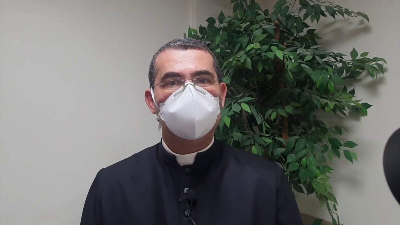 Visita do Padre Cicero Lenisvaldo Miranda ao Hospital Medradius - YouTube