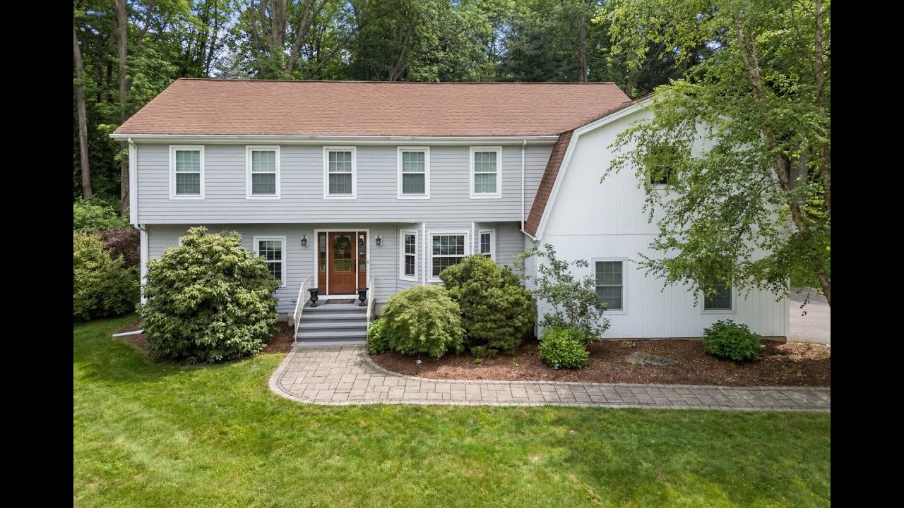 45 Heritage Drive Easton, CT | ColdwellBankerHomes.com