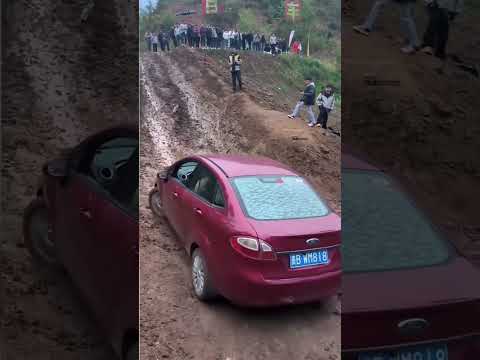 Ford car fails offroading