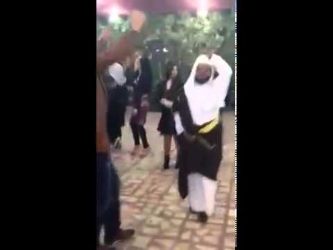 شيخ وهابي يرقص في الملاهي الليلية حقيقة السعوديين