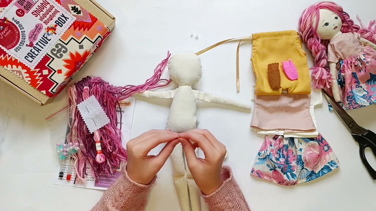 Ստեղծագործ տուփիկ` Տիկնիկ սեփական ձեռքերով DIY doll