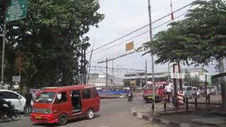 Perlintasan Kereta Api Stasiun Bekasi Lama