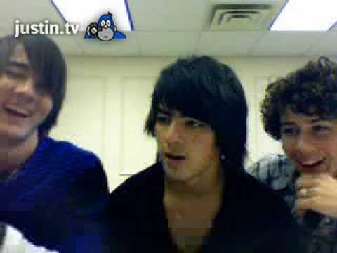 Jonas Brothers live chat on September 15, 2007.