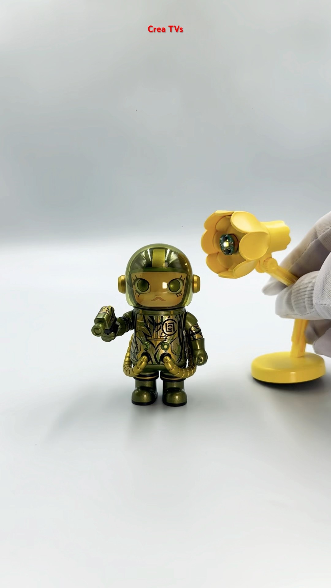 POP MART Mega Space Molly CLOT-Olive Alienegra 100% Spoof Yellow
