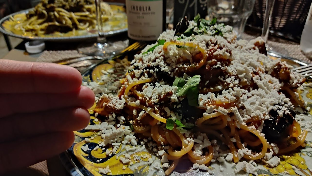 Pasta con le sarde e Spaghetto alla norma a Palermo ( Osteria nonna Dora)