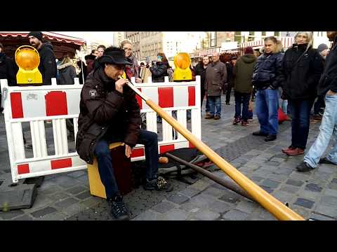 Nuremberg Christkindlesmarkt - Didgeridoo Street Performer 2018