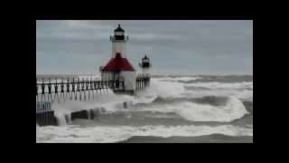 Powerful Hurricane Sandy Waves and Winds on Lake Michigan - raw and uncut