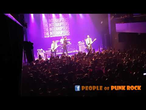 THE INTERRUPTERS - She Got Arrested [4K] @ Club Soda, Montréal - 2017-12-03