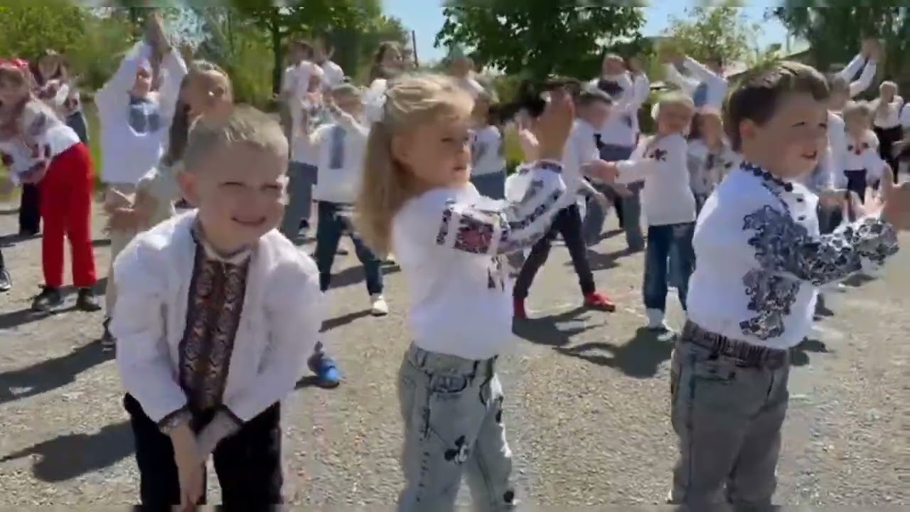 Наймасштабніша Всеукраїнська патріотична  руханка онлайн 