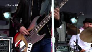 Noel Gallagher`s High Flying Birds - Stranded On The Wrong Beach Live @ Isle of Wight 2012 - HD