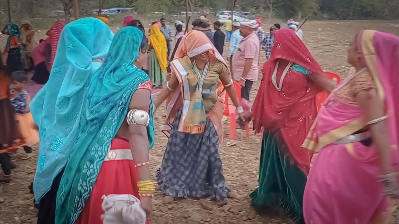 आदिवासी गीतों मे मुडा खेलना । #adiwasi #jhabua