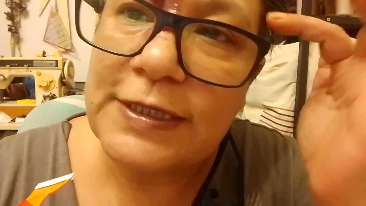 Turkish Asmr - Kaş , Kirpik bakım ve düzeltme / Eyebrow, Eyelash care and correction.