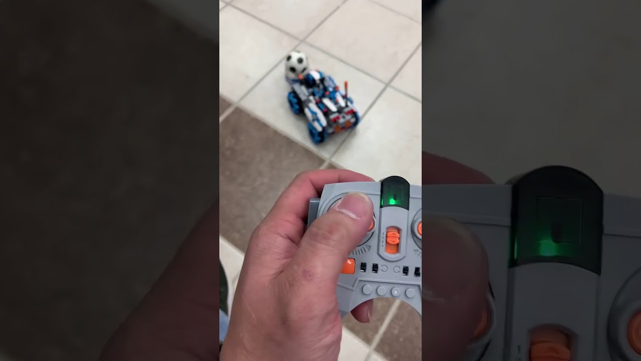 RC Car Building Set 2 4Ghz RC Football Game 489pcs STEM