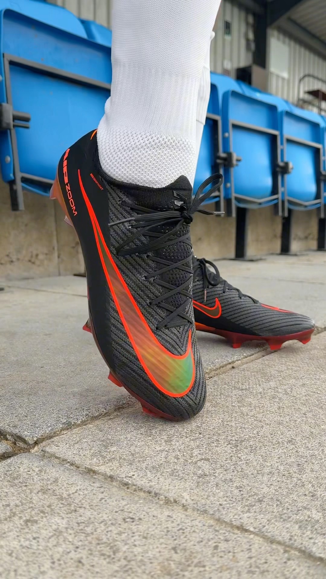ナイキ マーキュリアル Nike's new Mercurial colourway just dropped 🔥 You copping these