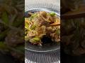 牛肉とニンニクの芽のあんかけ丼