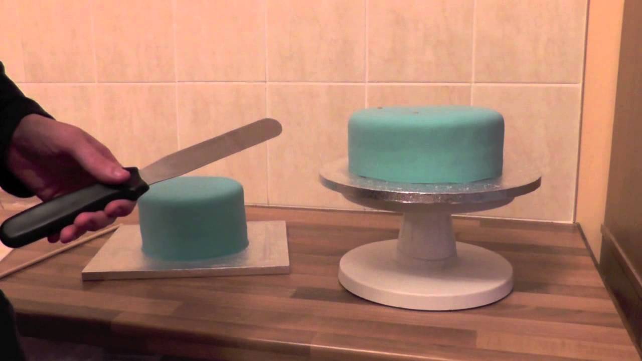 Full Tutorial - 2 Tier George Pig Cake - Stacking the Cake - Part 2 ...