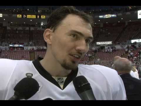 2009 Stanley Cup night - Interview with Miro Satan...