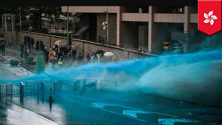 Hong Kong protests: Police fire tear gas and water cannons - TomoNews