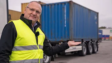 Wie viele Kartons passen in einen 20 Fuß Container?