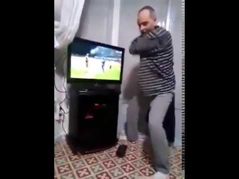 فرحة مناصر باالفوز المنتخب الكميروني فريدة من نوعها هههههههههههههههههههه جنسية راهي باينة