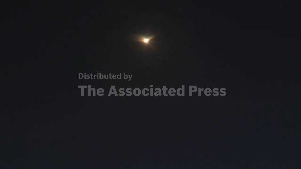 Interceptions and sirens above Tel Aviv and Jerusalem into the night