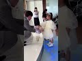 爆速で退場するお子様。可愛すぎる。#結婚式 #バズる動画 #shorts