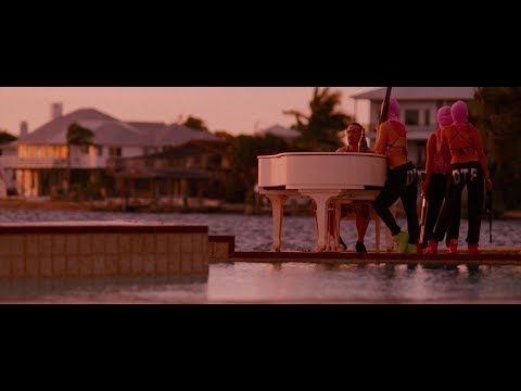 SPRING BREAKERS – Everytime Scene [Full HD]