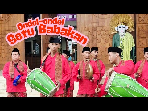 Ondel-ondel Sanggar Cemara Betawi di Setu Babakan Keren Banget โค๏ธ