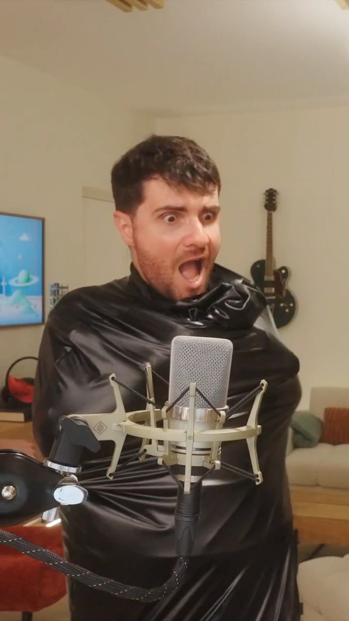 J'ai enfilé une combi BDSM et voilà ce qui s'est passé ! ? #amixem #humour #shorts