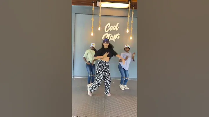 Shakira - Hips Don't Lie Dance with Amaya