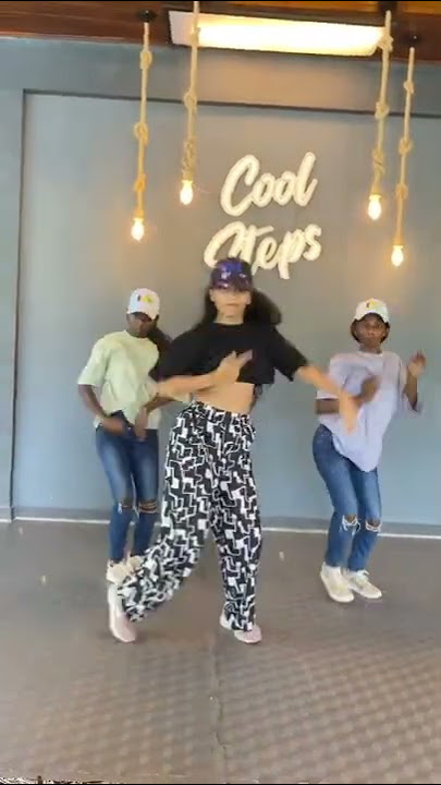 Shakira - Hips Don't Lie Dance with Amaya