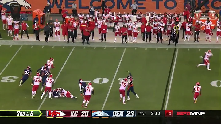 PATRICK MAHOMES LEFT HAND THROW