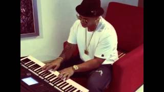 Video thumbnail of "Daddy Yankee tocando el Teclado Prod Musica"