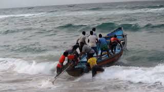 Puri Sea Boat 🚢 Running In High Storm