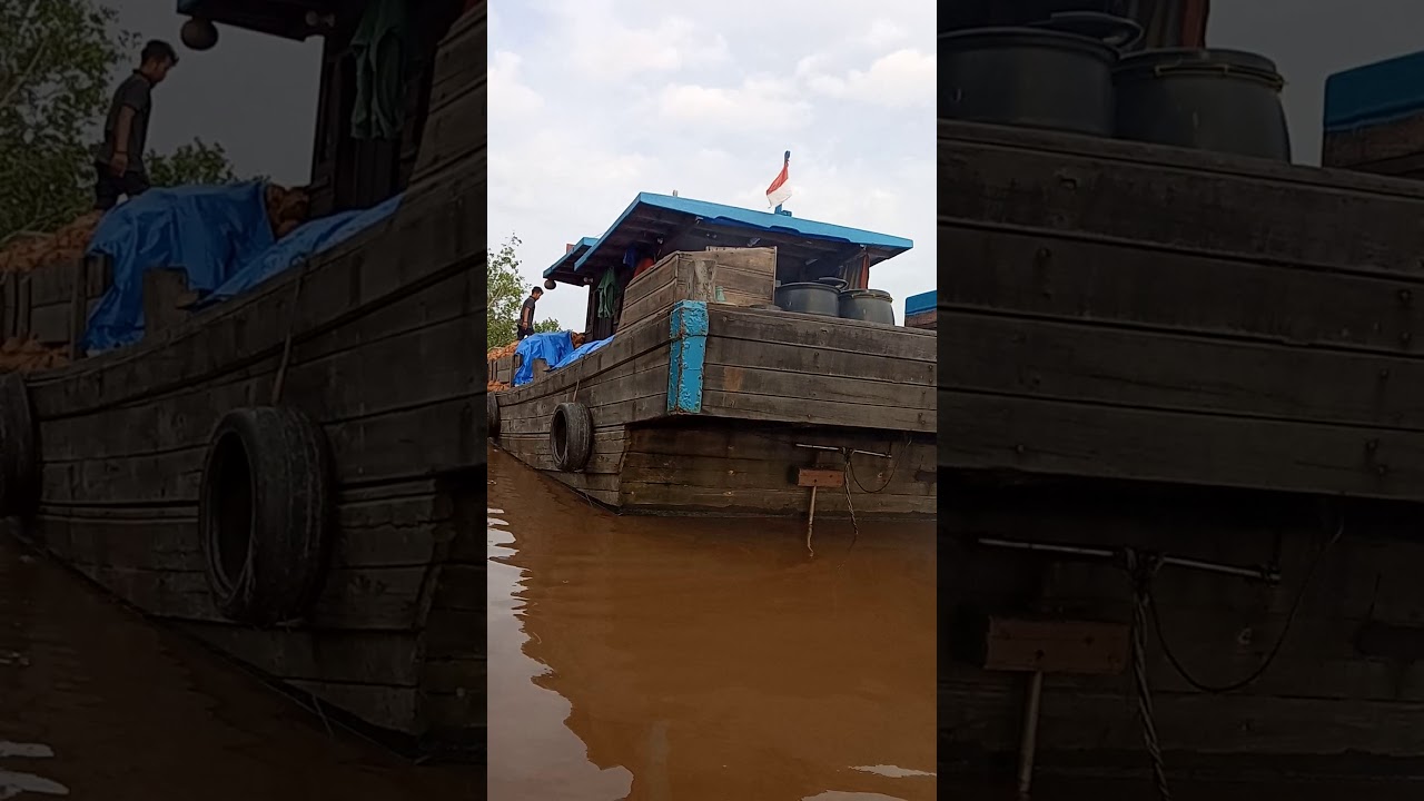 Kapal kelapa bulat berangkat ke malasiya