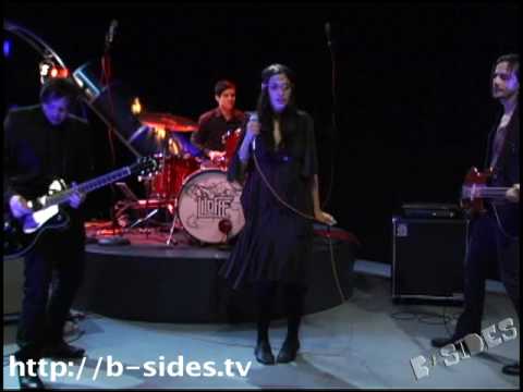 Lilofee perform &quot;Destroy Me&quot; for B-Sides on myx