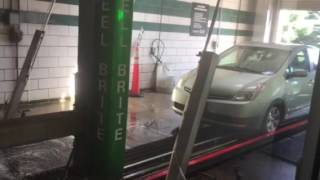 2009 Prius entering the Platinum Car Wash, Wheaton IL