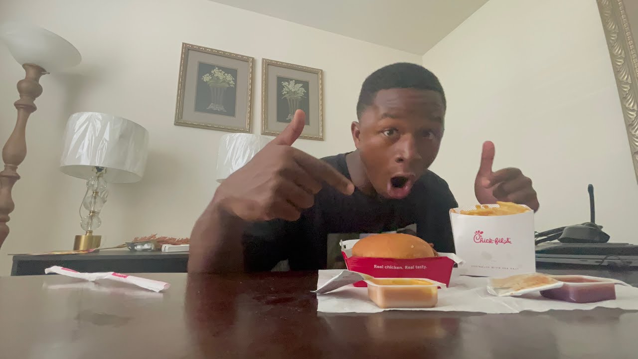 Chick fila Spicy Pimento Honey Cheese Jalapeño Chicken Sandwich YouTube