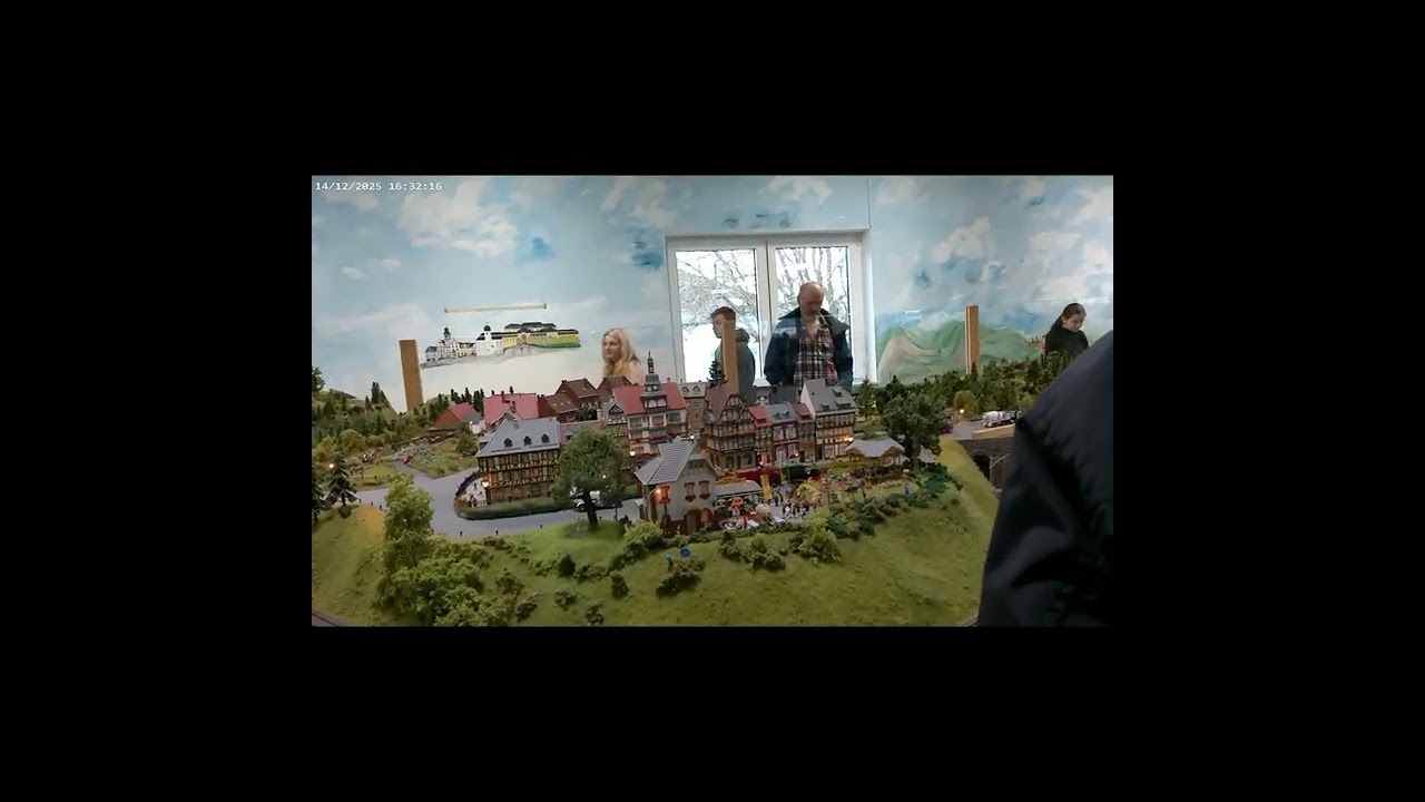 Teil 2 meines Besuches der Modellbahnschau Hachenburg am 14 12 2025 gedreht von meinem Sohn.