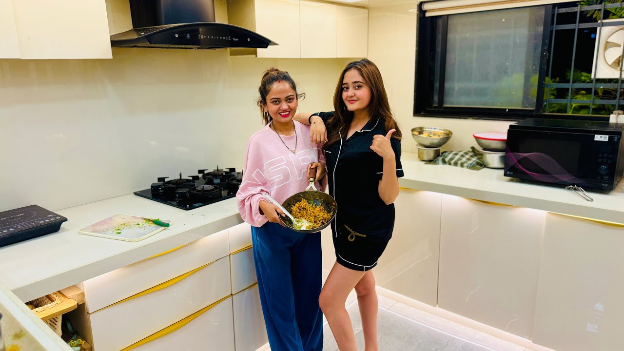 Kavya ko sab Shaadi ki Baat kar ke tang karte 