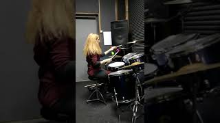 Sofya Tsybizova - improvisation - Mahmut Orhan feat. Sena - Feel Sofya Tsybizova - improvisation - Mahmut Orhan feat. Sena - Feel