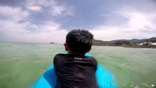 ＃サーフィン＃子供＃阿武町＃ 【子供と一緒にサーフィン】一生懸命 パドルでアウトに出てます。なかなか進んでないかなぁー。