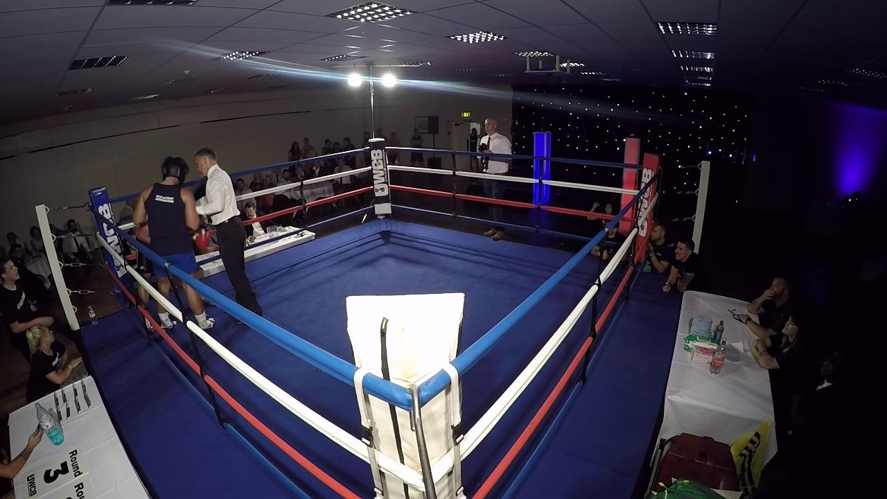 Ultra White Collar Boxing | Weston Super Mare | Salvator Notaro VS Ricardo Robinson