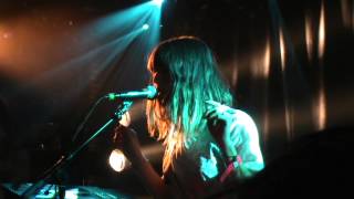 MELODY'S ECHO CHAMBER - I Follow You [17-02-2013, Live At La Maroquinerie, Paris]