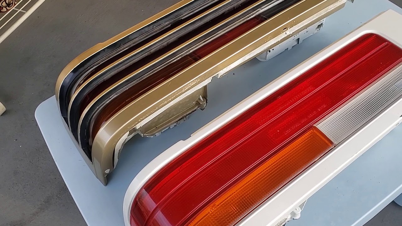 Zenki Nissan Leopard vs Infiniti M30 tail light comparison 