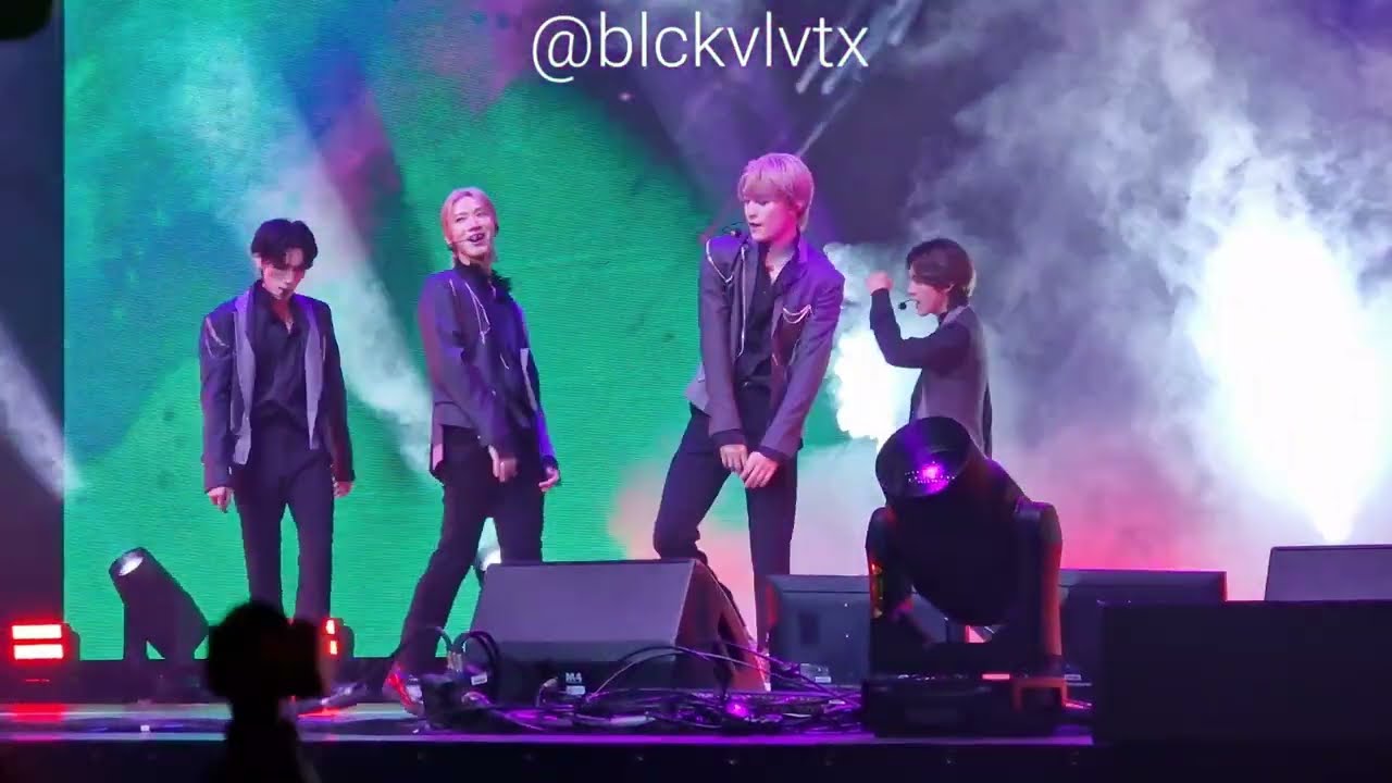 230611 WayV Fanmeeting Tour: Phantom in Paris Love Talk ULTRA HD fancam