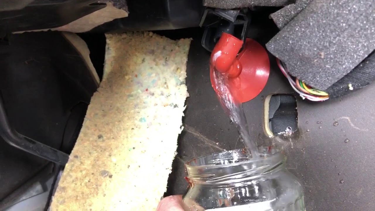 Audi s8 d2 Ac blocked drain problems! YouTube