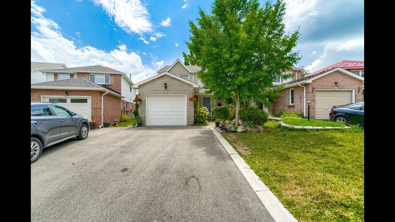 2238 Leominster Drive, Burlington Home for Sale by Michael Malarski