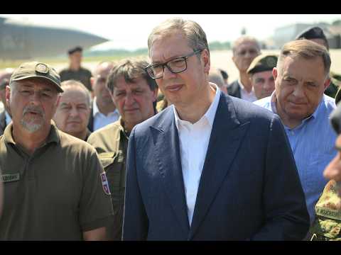 Вучић: Војска Србије ће наставити да јача